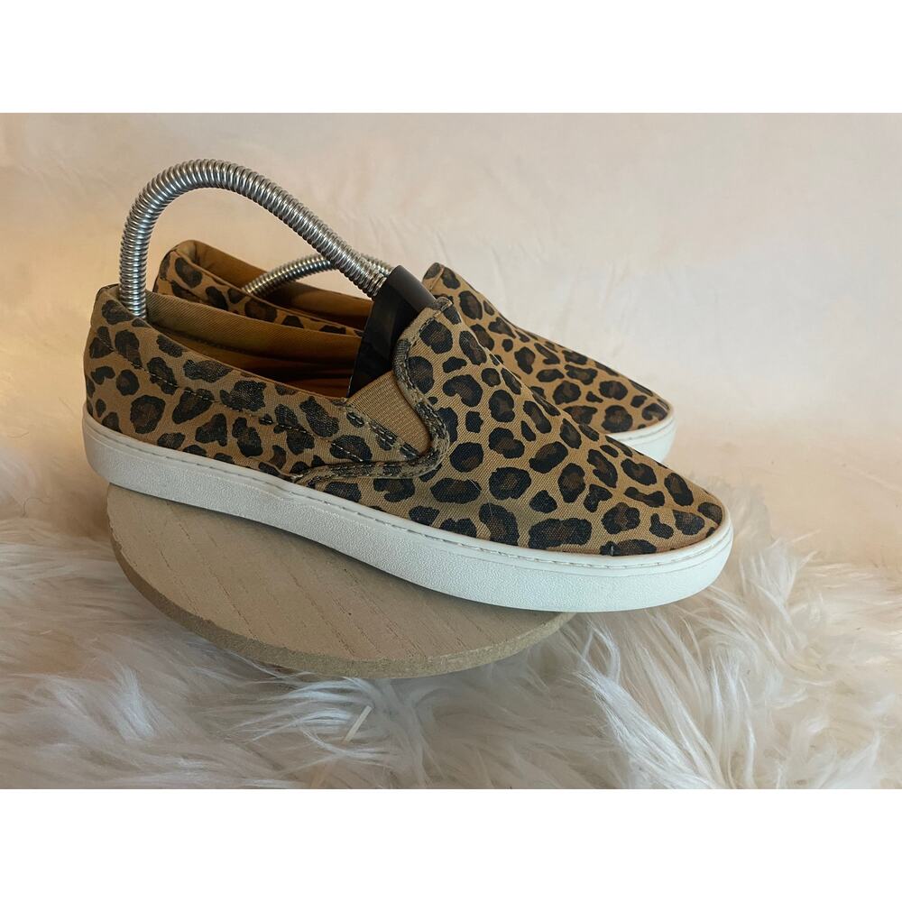 Women's 6.5 Old Navy Animal Print Slip-On Sneakers GUC
